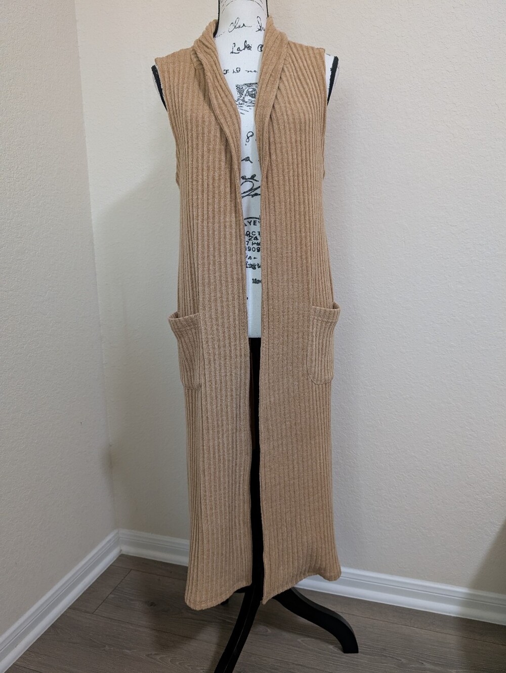 NWT•Kori America Open Long Sleeveless Unique Cardigan with 2 front pockets•Small